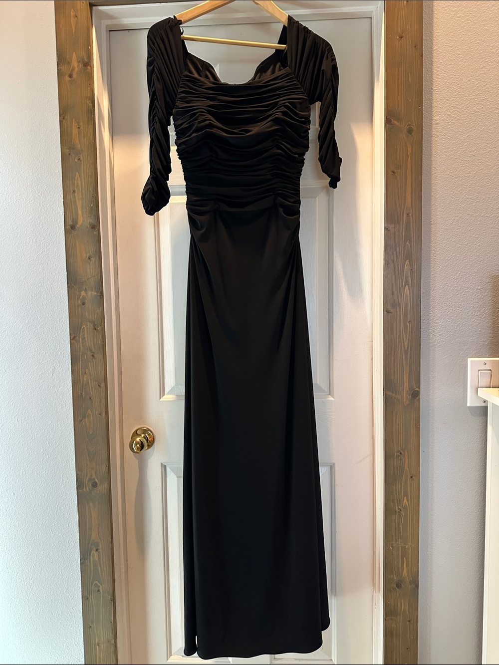 Laundry By Shelli Segal Black Long Sleeve Ruched Gown